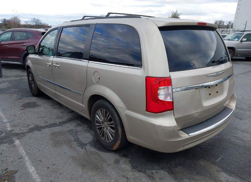 Photo 3 of 2014 Chrysler Town & COUNTRY TOURING-L (VIN 2C4RC1CG7ER165733)