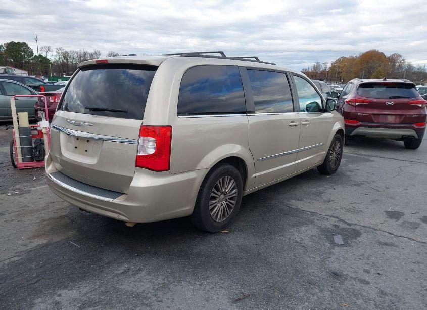 Photo 4 of 2014 Chrysler Town & COUNTRY TOURING-L (VIN 2C4RC1CG7ER165733)