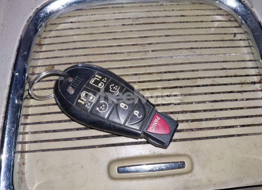 Photo 11 of 2014 Chrysler Town & COUNTRY TOURING-L 30TH ANNIVERSARY (VIN 2C4RC1CG7ER192687)