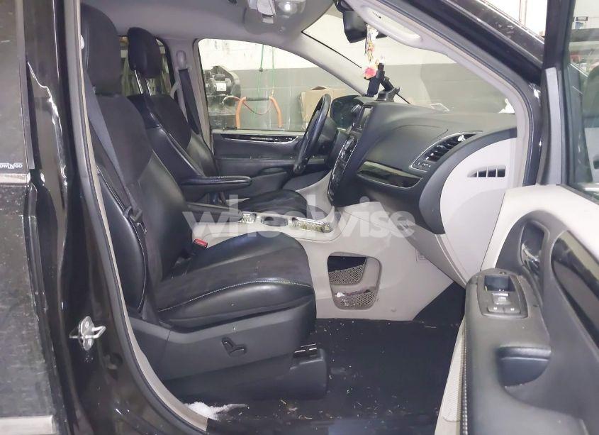 Photo 5 of 2014 Chrysler Town & COUNTRY TOURING-L 30TH ANNIVERSARY (VIN 2C4RC1CG7ER192687)