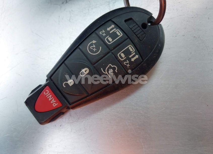 Photo 11 of 2014 Chrysler Town & COUNTRY TOURING-L (VIN 2C4RC1CG7ER201727)