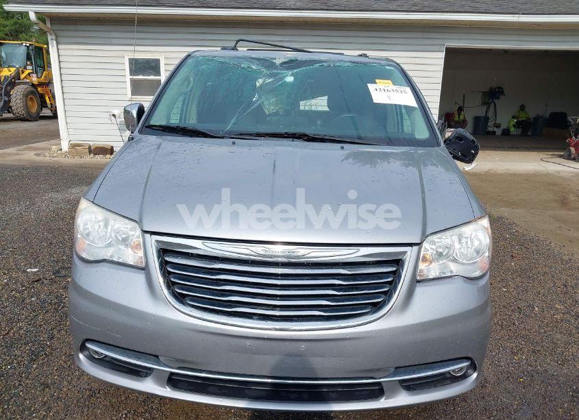 Photo 13 of 2014 Chrysler Town & COUNTRY TOURING-L (VIN 2C4RC1CG7ER201727)