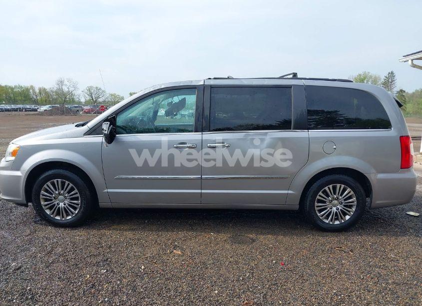 Photo 15 of 2014 Chrysler Town & COUNTRY TOURING-L (VIN 2C4RC1CG7ER201727)