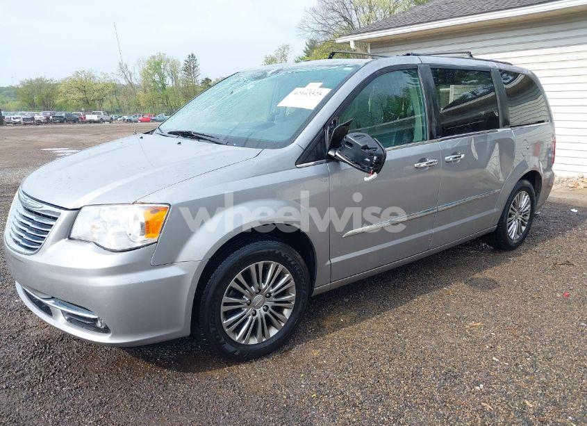 Photo 2 of 2014 Chrysler Town & COUNTRY TOURING-L (VIN 2C4RC1CG7ER201727)