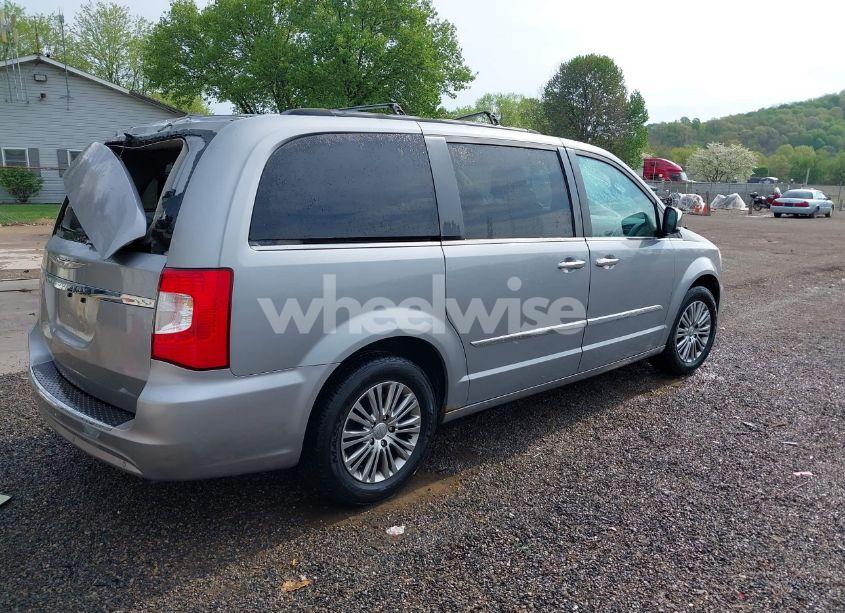 Photo 4 of 2014 Chrysler Town & COUNTRY TOURING-L (VIN 2C4RC1CG7ER201727)