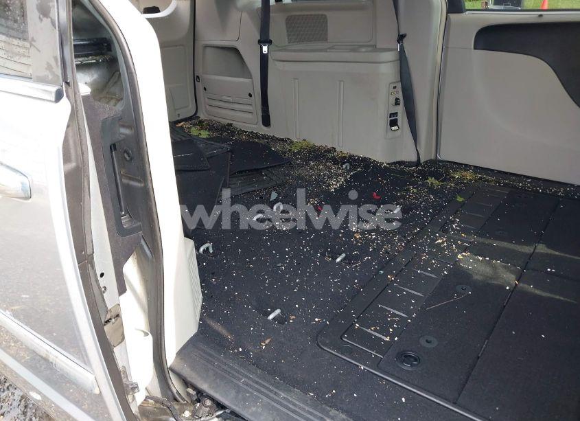 Photo 8 of 2014 Chrysler Town & COUNTRY TOURING-L (VIN 2C4RC1CG7ER201727)