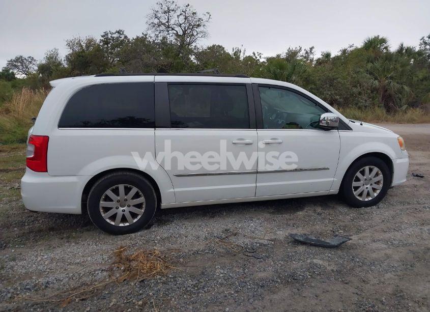 Photo 13 of 2014 Chrysler Town & COUNTRY TOURING-L (VIN 2C4RC1CG7ER460427)