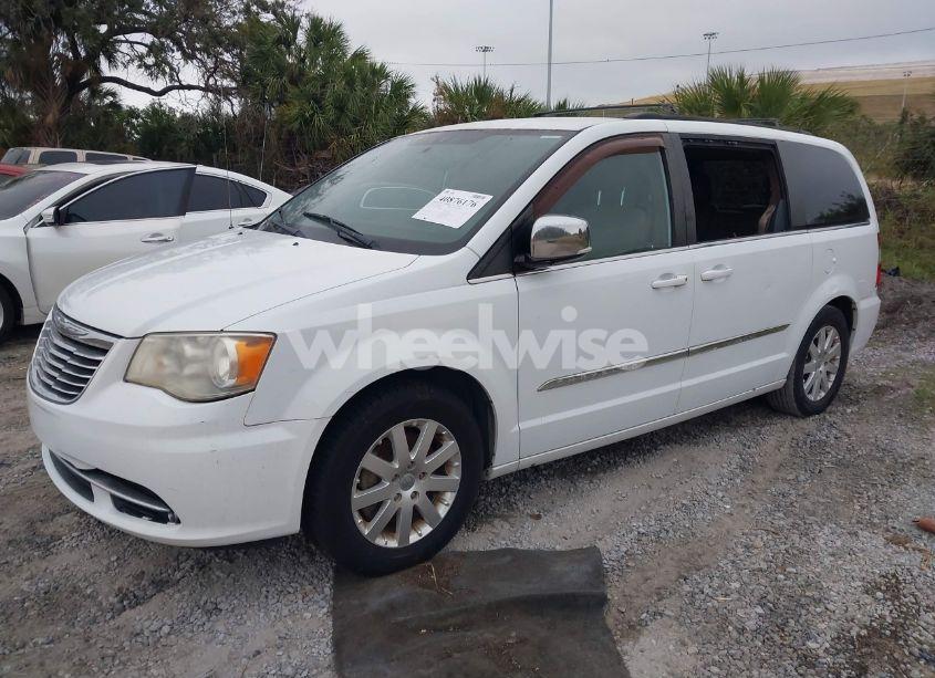 Photo 2 of 2014 Chrysler Town & COUNTRY TOURING-L (VIN 2C4RC1CG7ER460427)