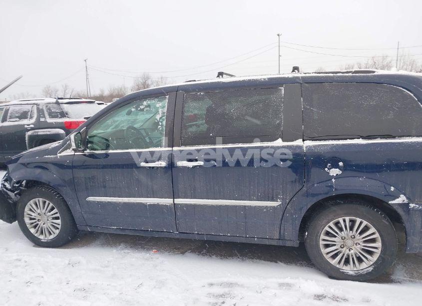 Photo 15 of 2015 Chrysler Town & COUNTRY TOURING-L (VIN 2C4RC1CG7FR590600)