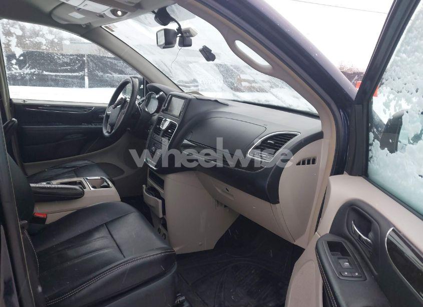 Photo 5 of 2015 Chrysler Town & COUNTRY TOURING-L (VIN 2C4RC1CG7FR590600)