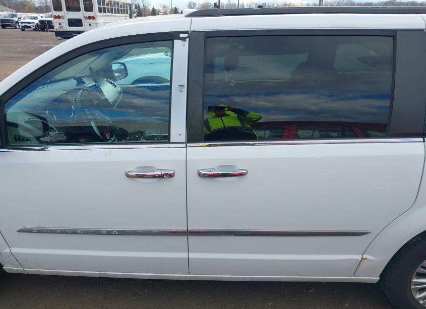 Photo 14 of 2015 Chrysler Town & COUNTRY TOURING-L (VIN 2C4RC1CG7FR619397)