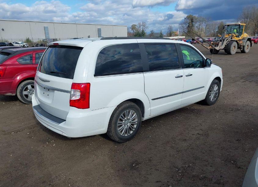 Photo 4 of 2015 Chrysler Town & COUNTRY TOURING-L (VIN 2C4RC1CG7FR619397)
