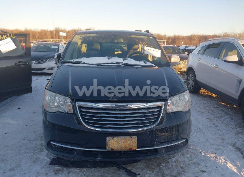 Photo 13 of 2016 Chrysler Town & COUNTRY TOURING-L ANNIVERSARY EDITION (VIN 2C4RC1CG7GR104112)