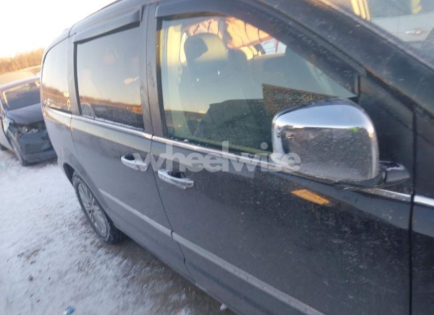 Photo 14 of 2016 Chrysler Town & COUNTRY TOURING-L ANNIVERSARY EDITION (VIN 2C4RC1CG7GR104112)