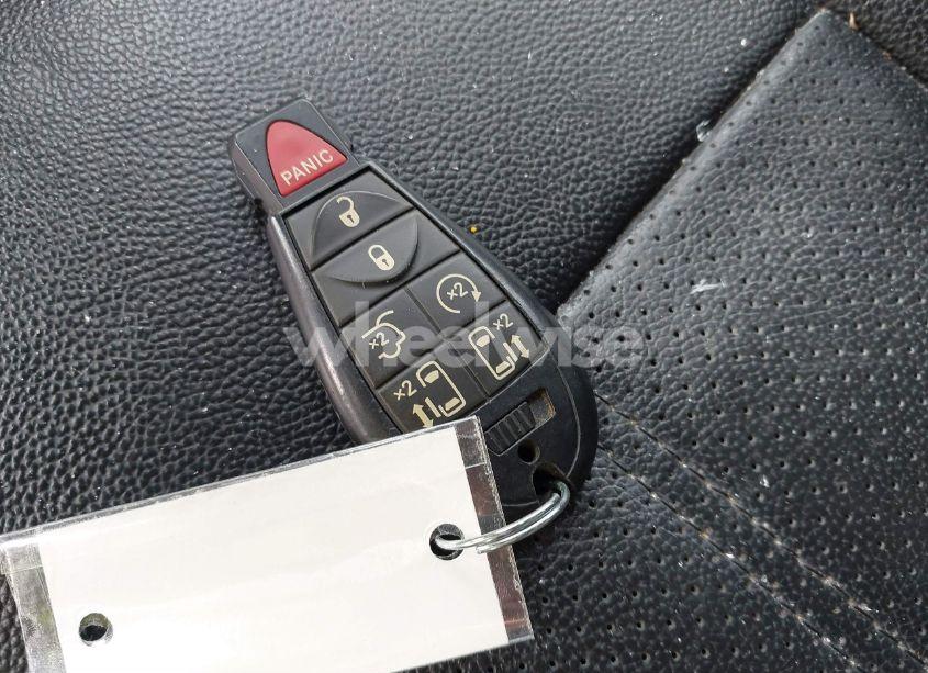 Photo 11 of 2016 Chrysler Town & COUNTRY TOURING-L ANNIVERSARY EDITION (VIN 2C4RC1CG7GR189162)