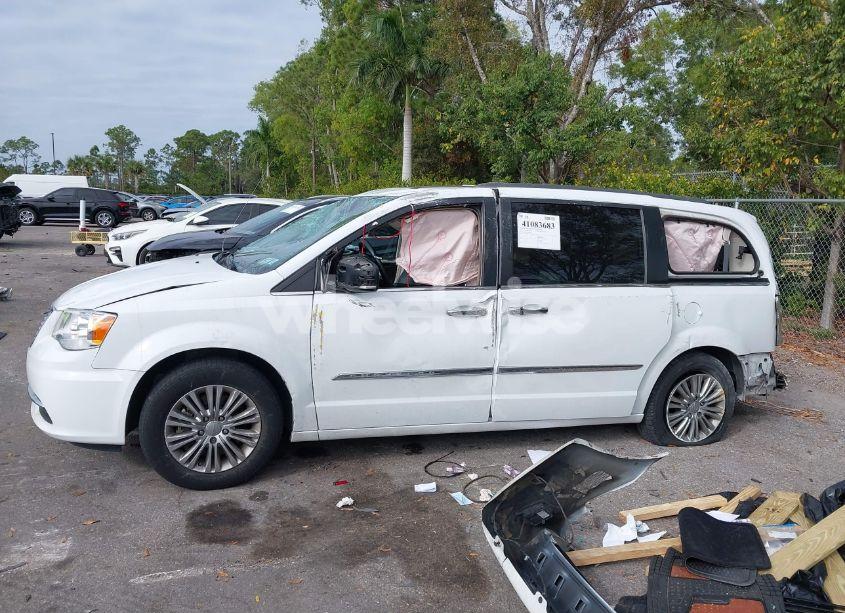 Photo 14 of 2016 Chrysler Town & COUNTRY TOURING-L ANNIVERSARY EDITION (VIN 2C4RC1CG7GR189162)