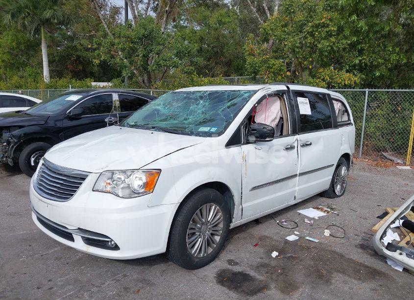 Photo 6 of 2016 Chrysler Town & COUNTRY TOURING-L ANNIVERSARY EDITION (VIN 2C4RC1CG7GR189162)