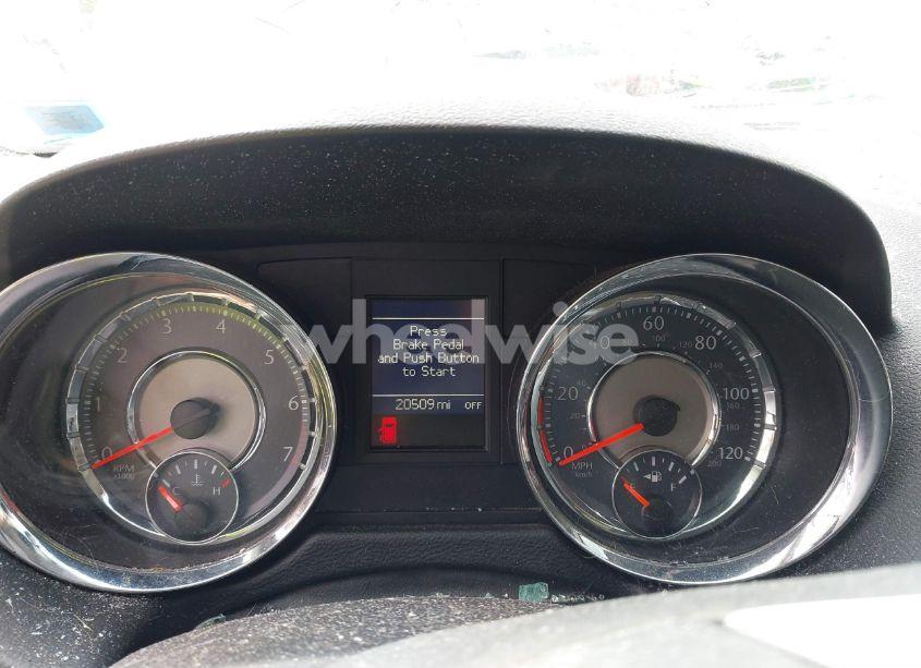 Photo 7 of 2016 Chrysler Town & COUNTRY TOURING-L ANNIVERSARY EDITION (VIN 2C4RC1CG7GR189162)