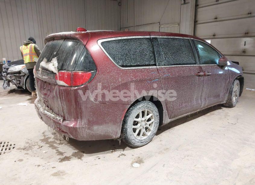 Photo 4 of 2017 Chrysler Pacifica LX (VIN 2C4RC1CG7HR594150)