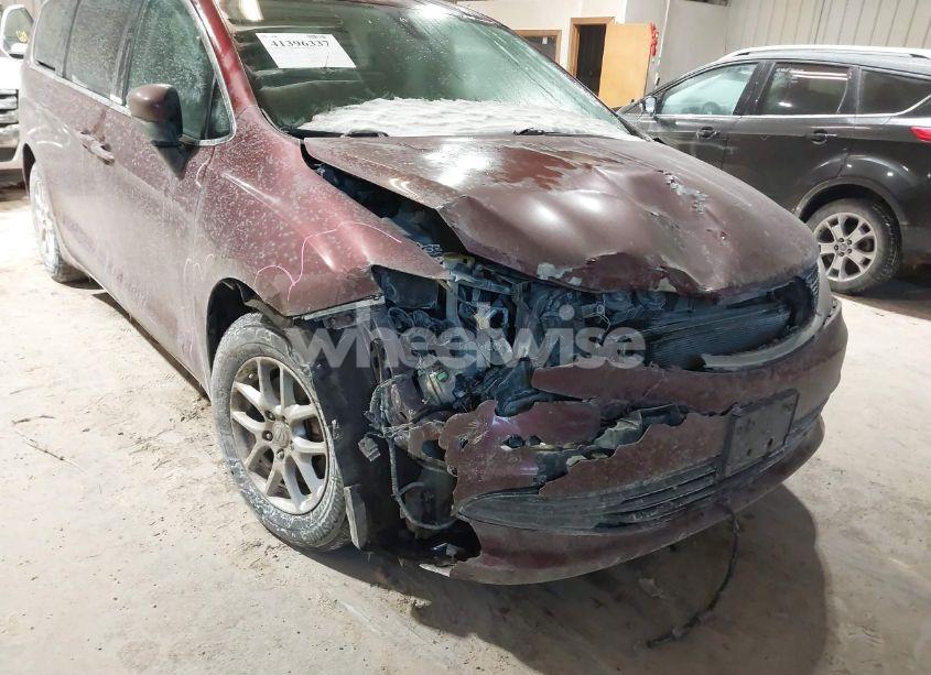 Photo 6 of 2017 Chrysler Pacifica LX (VIN 2C4RC1CG7HR594150)