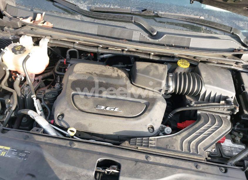 Photo 10 of 2018 Chrysler Pacifica LX (VIN 2C4RC1CG7JR158663)