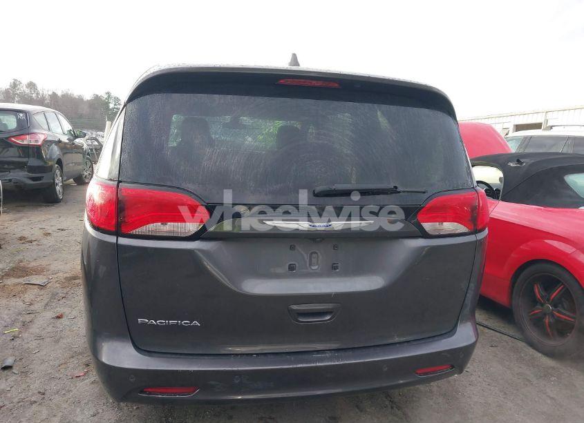 Photo 16 of 2018 Chrysler Pacifica LX (VIN 2C4RC1CG7JR158663)