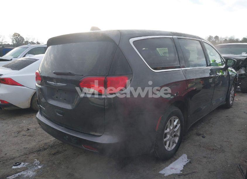 Photo 4 of 2018 Chrysler Pacifica LX (VIN 2C4RC1CG7JR158663)