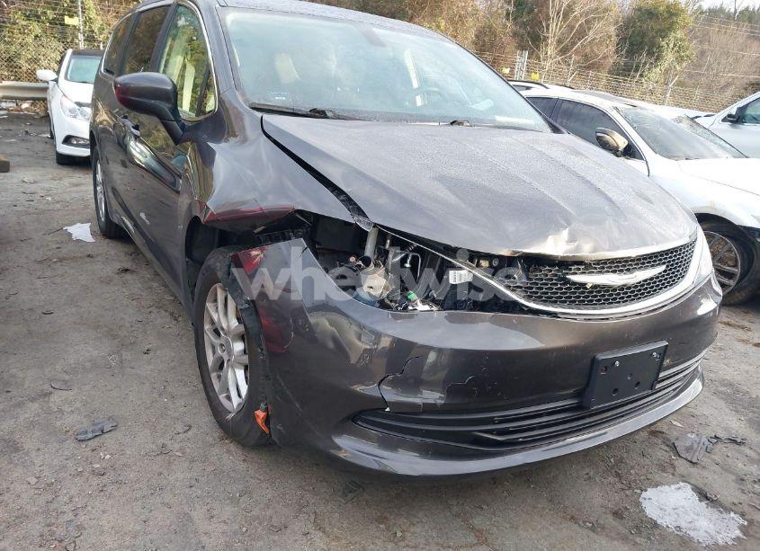 Photo 6 of 2018 Chrysler Pacifica LX (VIN 2C4RC1CG7JR158663)