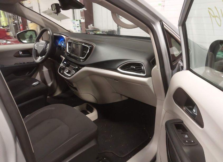 Photo 5 of 2023 Chrysler Voyager LX (VIN 2C4RC1CG7PR597631)