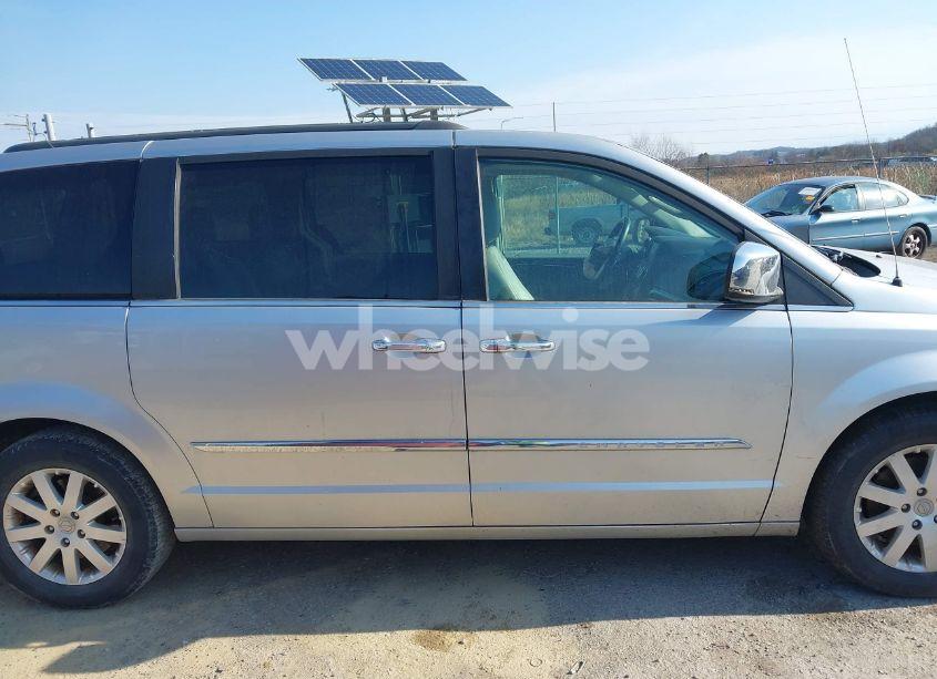 Photo 13 of 2012 Chrysler Town & COUNTRY TOURING-L (VIN 2C4RC1CG8CR151207)