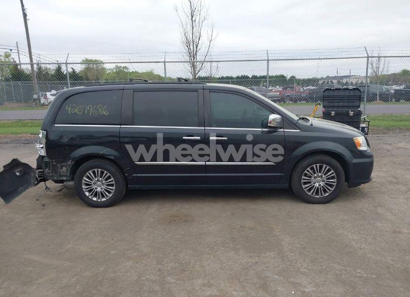 Photo 13 of 2013 Chrysler Town & COUNTRY TOURING-L (VIN 2C4RC1CG8DR510122)