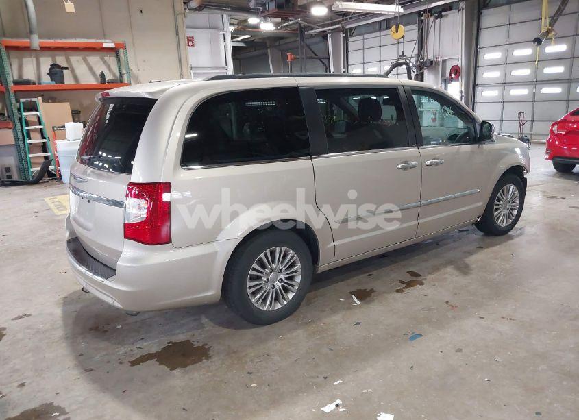 Photo 4 of 2013 Chrysler Town & COUNTRY TOURING-L (VIN 2C4RC1CG8DR595981)