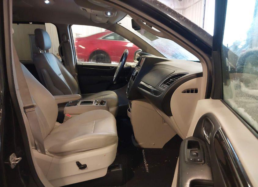 Photo 5 of 2013 Chrysler Town & COUNTRY TOURING-L (VIN 2C4RC1CG8DR616201)