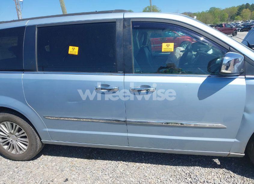 Photo 13 of 2013 Chrysler Town & COUNTRY TOURING-L (VIN 2C4RC1CG8DR647688)