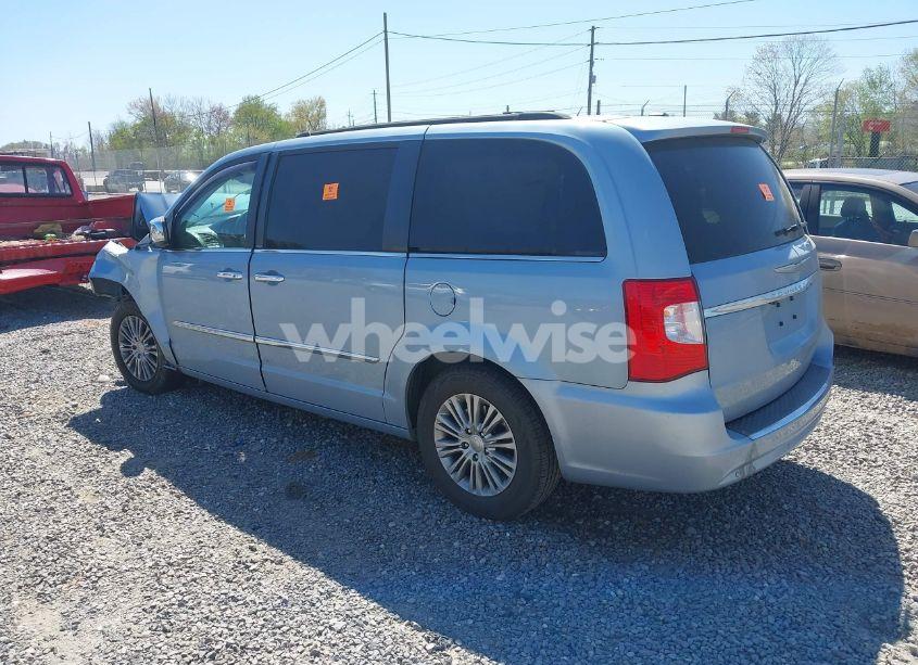 Photo 3 of 2013 Chrysler Town & COUNTRY TOURING-L (VIN 2C4RC1CG8DR647688)