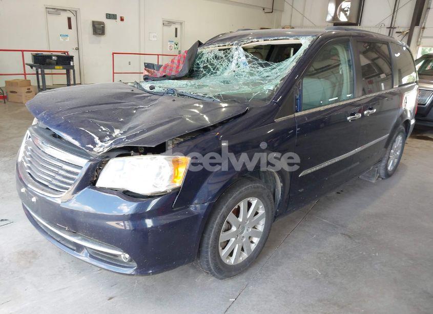 Photo 2 of 2013 Chrysler Town & COUNTRY TOURING-L (VIN 2C4RC1CG8DR697149)