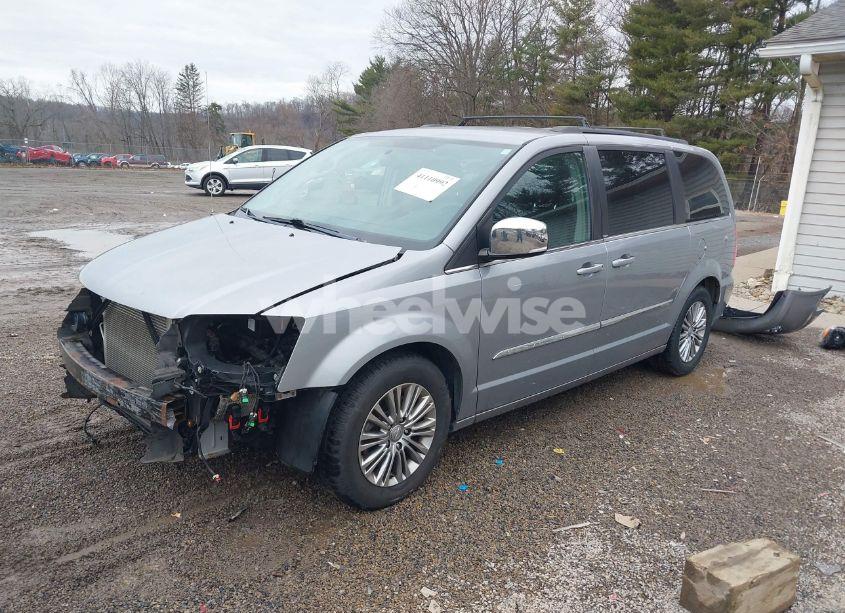 Photo 2 of 2013 Chrysler Town & COUNTRY TOURING-L (VIN 2C4RC1CG8DR797204)