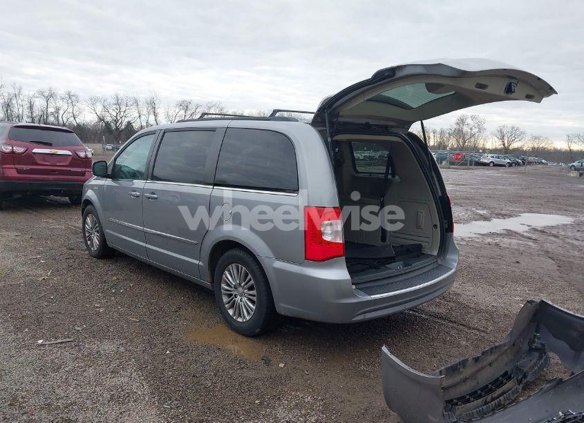 Photo 3 of 2013 Chrysler Town & COUNTRY TOURING-L (VIN 2C4RC1CG8DR797204)