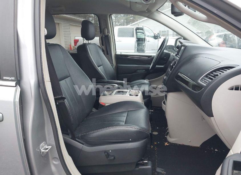 Photo 5 of 2013 Chrysler Town & COUNTRY TOURING-L (VIN 2C4RC1CG8DR797204)