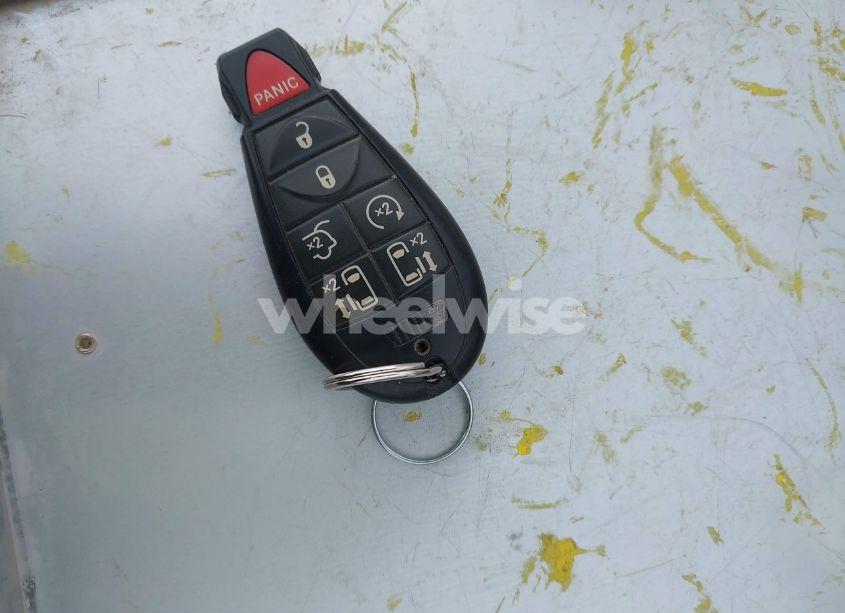 Photo 11 of 2014 Chrysler Town & COUNTRY TOURING-L (VIN 2C4RC1CG8ER189197)