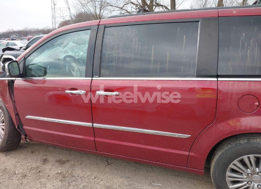 Photo 15 of 2014 Chrysler Town & COUNTRY TOURING-L (VIN 2C4RC1CG8ER189197)