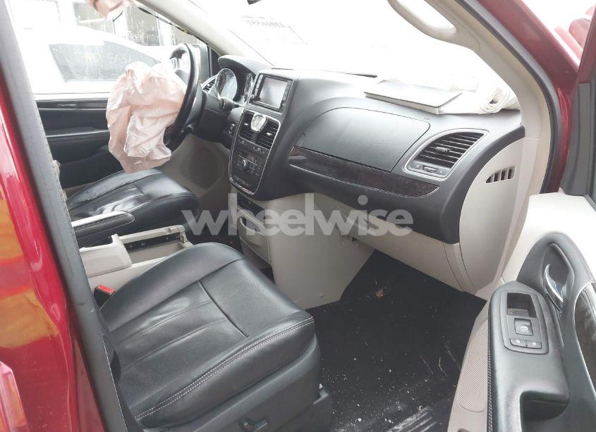 Photo 5 of 2014 Chrysler Town & COUNTRY TOURING-L (VIN 2C4RC1CG8ER189197)