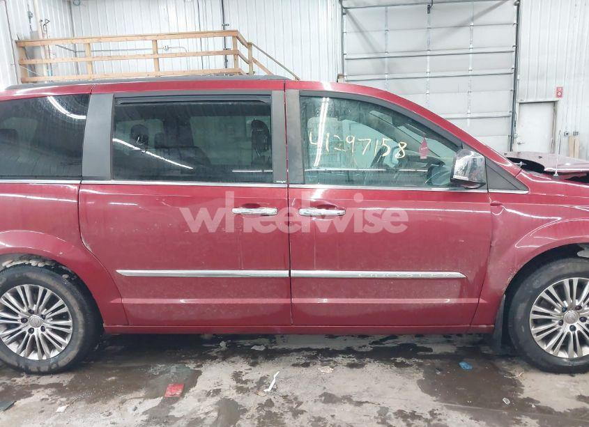 Photo 13 of 2014 Chrysler Town & COUNTRY TOURING-L (VIN 2C4RC1CG8ER191774)
