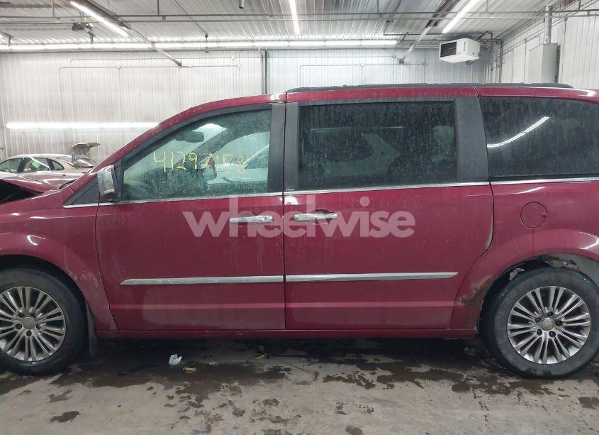 Photo 14 of 2014 Chrysler Town & COUNTRY TOURING-L (VIN 2C4RC1CG8ER191774)