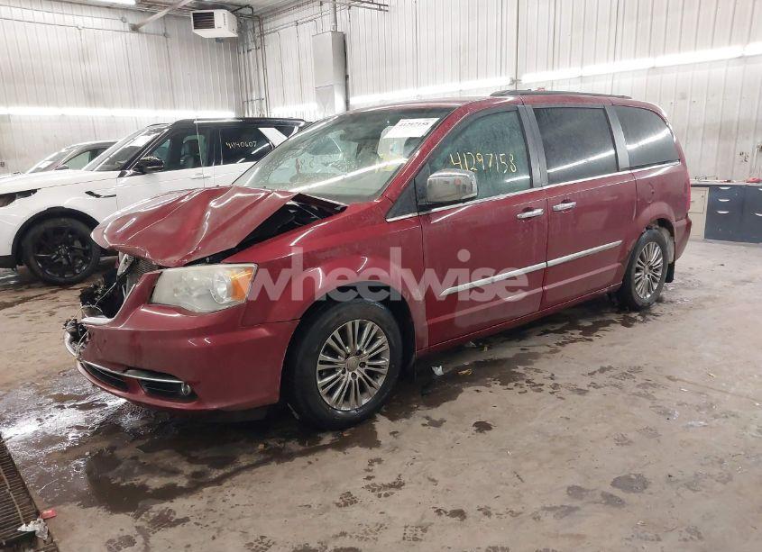 Photo 2 of 2014 Chrysler Town & COUNTRY TOURING-L (VIN 2C4RC1CG8ER191774)