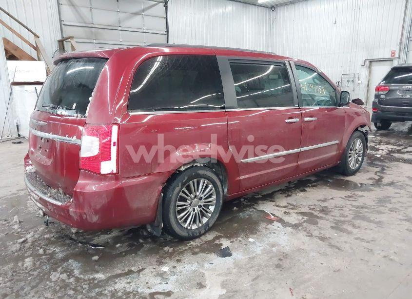 Photo 4 of 2014 Chrysler Town & COUNTRY TOURING-L (VIN 2C4RC1CG8ER191774)