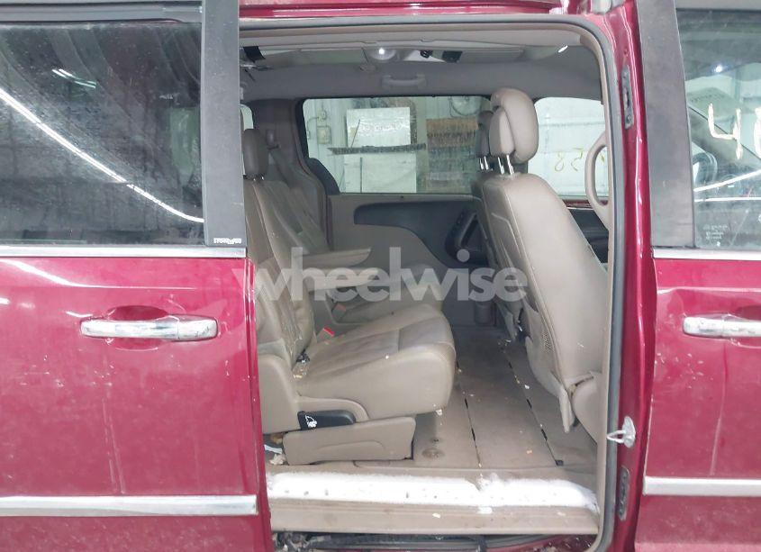 Photo 8 of 2014 Chrysler Town & COUNTRY TOURING-L (VIN 2C4RC1CG8ER191774)