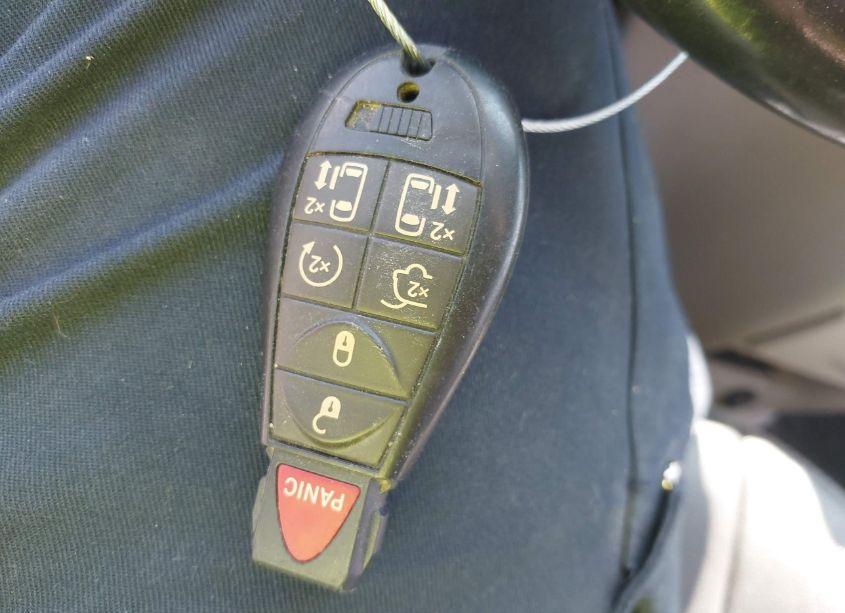 Photo 11 of 2014 Chrysler Town & COUNTRY TOURING-L (VIN 2C4RC1CG8ER303649)