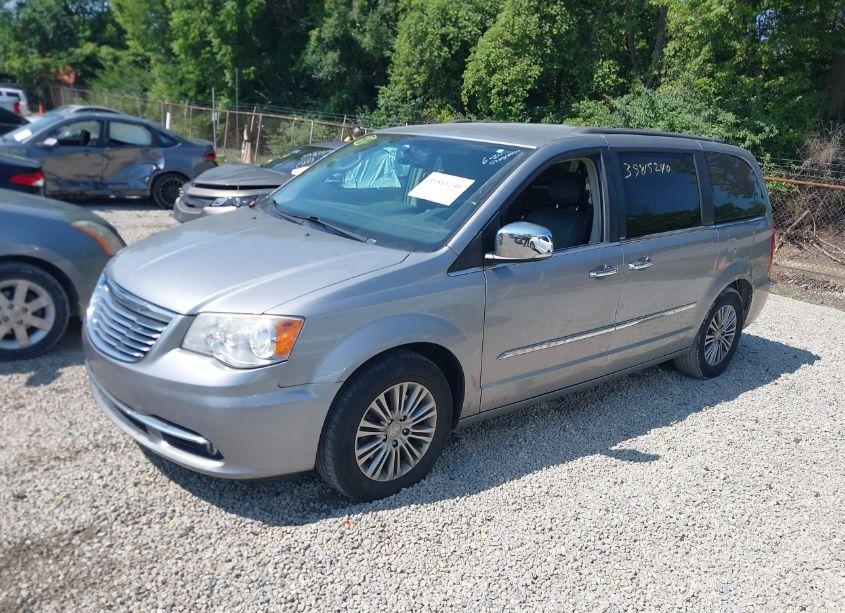 Photo 2 of 2014 Chrysler Town & COUNTRY TOURING-L (VIN 2C4RC1CG8ER303649)