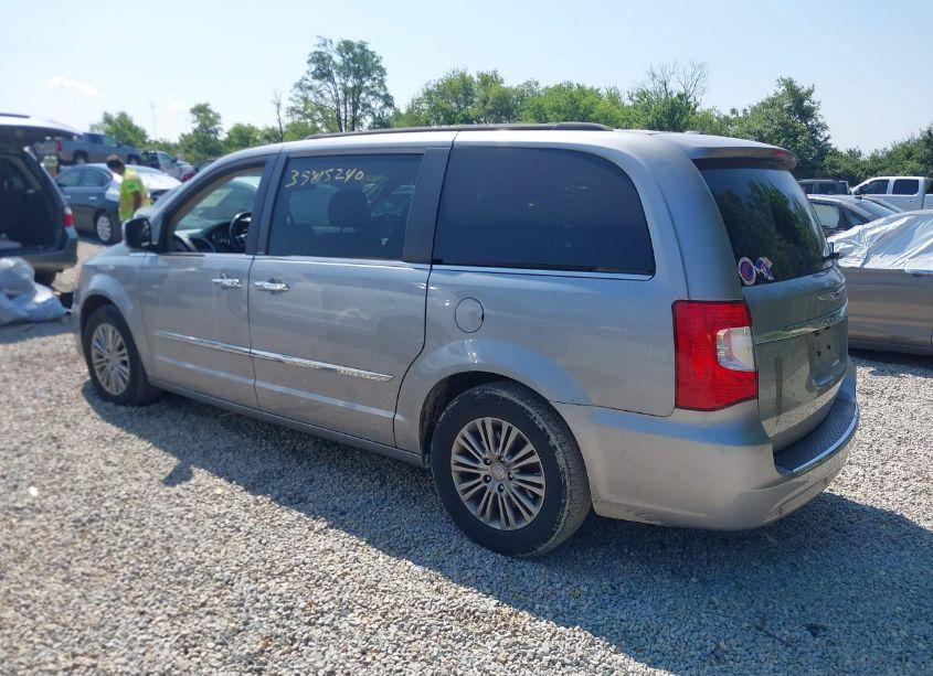 Photo 3 of 2014 Chrysler Town & COUNTRY TOURING-L (VIN 2C4RC1CG8ER303649)